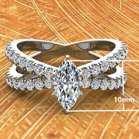 New 925 Silver Band Marquise Cut White Ring - Picture 2 of 6